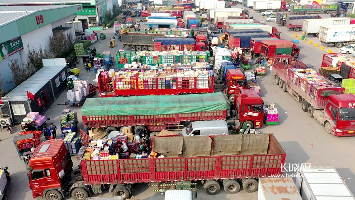 就地过年 暖在身边⑤|拎稳“菜篮子”，过个舒心年