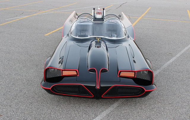 美國男子癡迷蝙蝠俠數十年 花25萬美元打造"蝙蝠戰車"