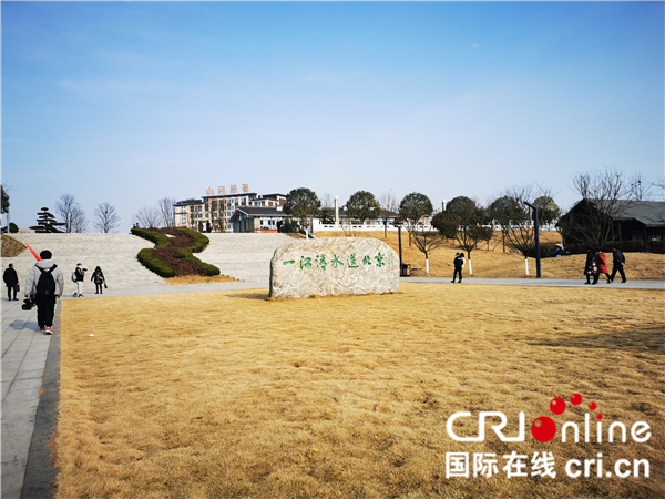 （有修改）陕西汉中：市民健身正忙   “十四运”赛场“整装待发”