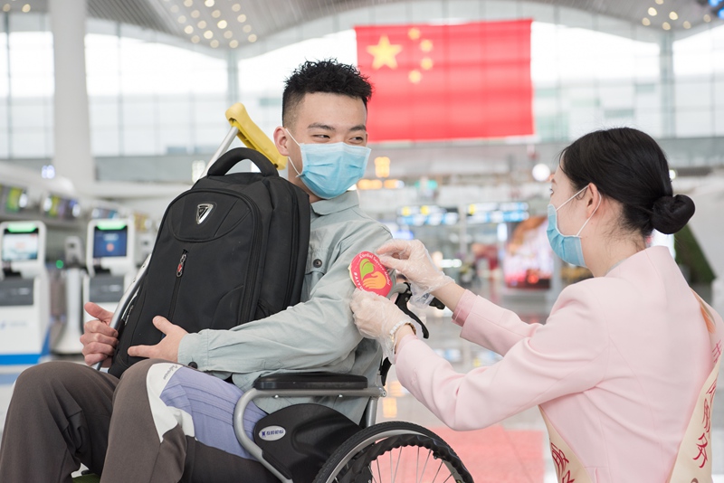 2020年度廣州白雲機場旅客吞吐量位居全球第一_fororder_5