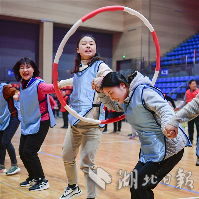 湖北來鳳：趣味運動會迎新年