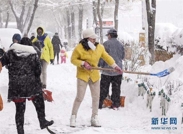 烏魯木齊遭罕見暴雪 積雪超37釐米突破歷史極值