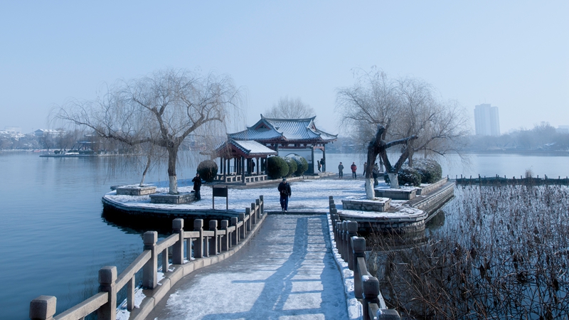 雪后的济南大明湖_fororder_d40663adad246ef777d603a4f2bf2bc