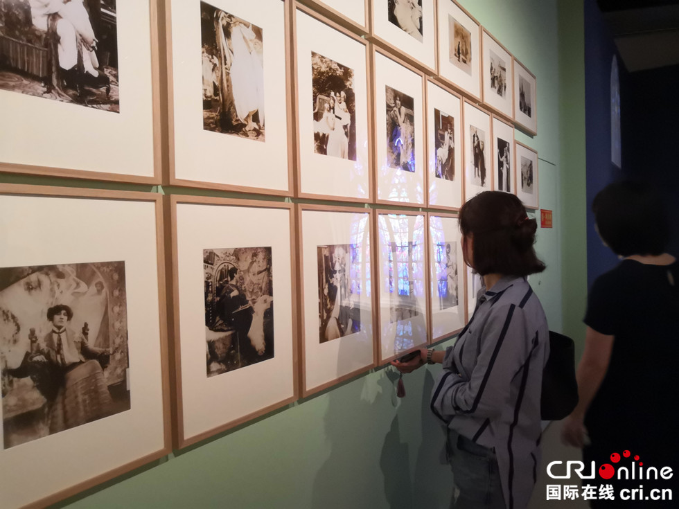 無邊欄【CRI專稿 列表】“穆夏：歐洲新藝術運動先鋒”特展在三峽博物館開展