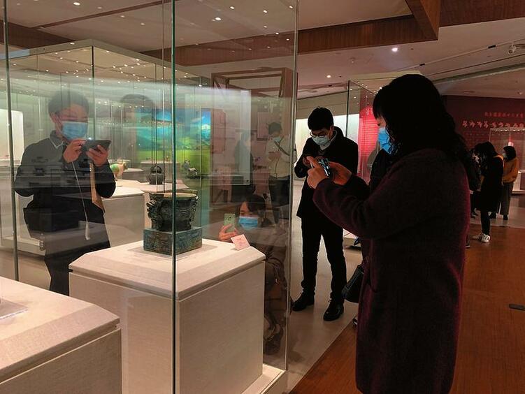 南宁博物馆展出百余件精美“牛”文物古代“牛选手“述说牛文化