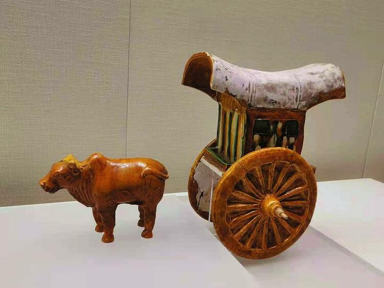 南宁博物馆展出百余件精美“牛”文物古代“牛选手“述说牛文化