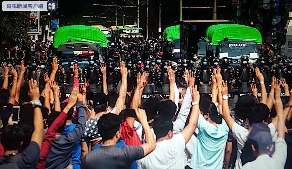 缅甸仰光大规模抗议示威活动至6日晚和平结束