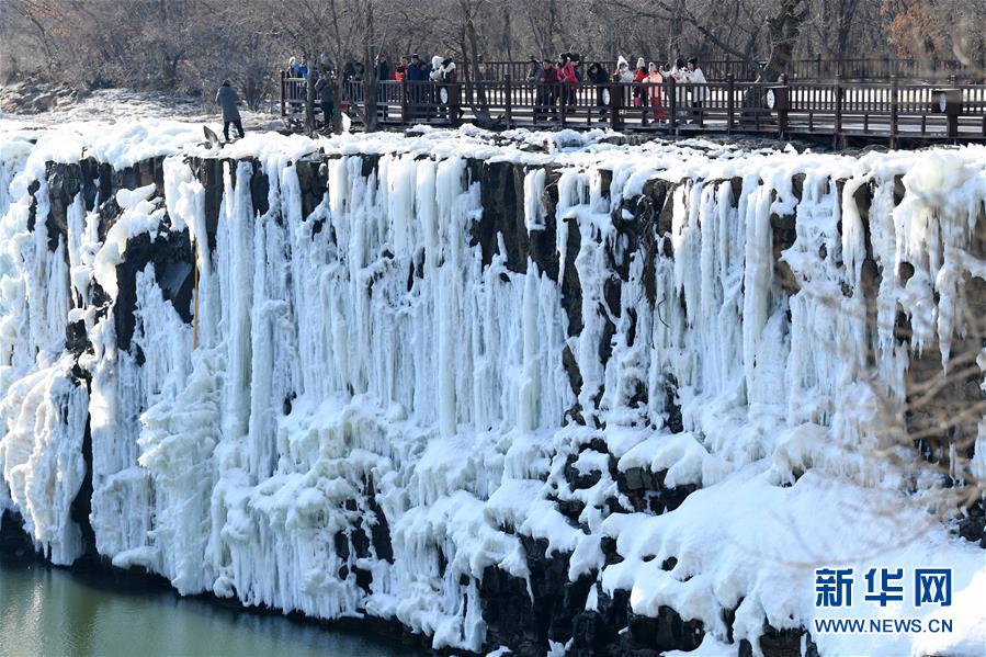 黑龙江省镜泊湖冰瀑美