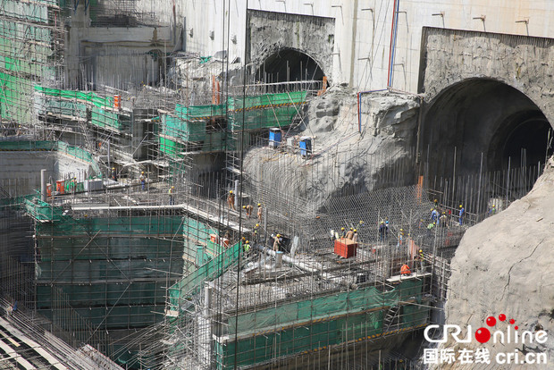 图片默认标题_fororder_发电站的厂房建设进入施工高峰期 刘畅摄