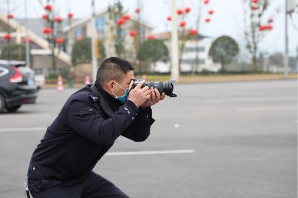 南充营山宣传民警刘森林:发好公安战疫"最强音"