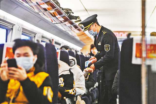 重庆：春运首日 防疫工作有条不紊