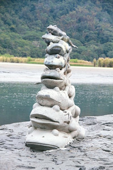 日月潭旱象恶化“9蛙”全露游艇恐停开(图)