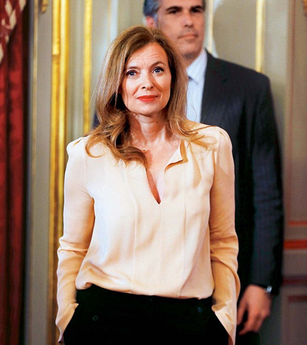 法国总统妻子照片图片