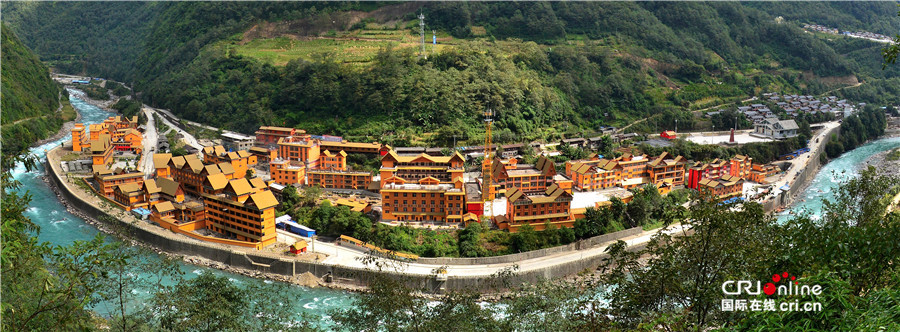 壮丽70年奋斗新时代一步跨千年独龙江七十年巨变