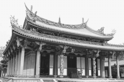 氣勢恢宏的台北孔廟大成殿。