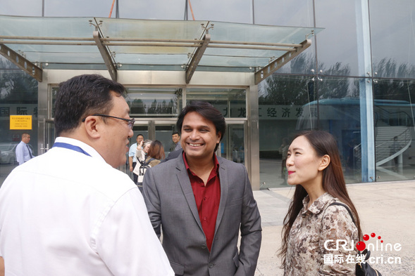 海外大V 專題【最新消息】參觀對俄物流業務 老外是這樣解密中國速度的(高清組圖) 海外大V 專題【最新消息】參觀對俄物流業務 老外是這樣解密中國速度的(高清組圖)