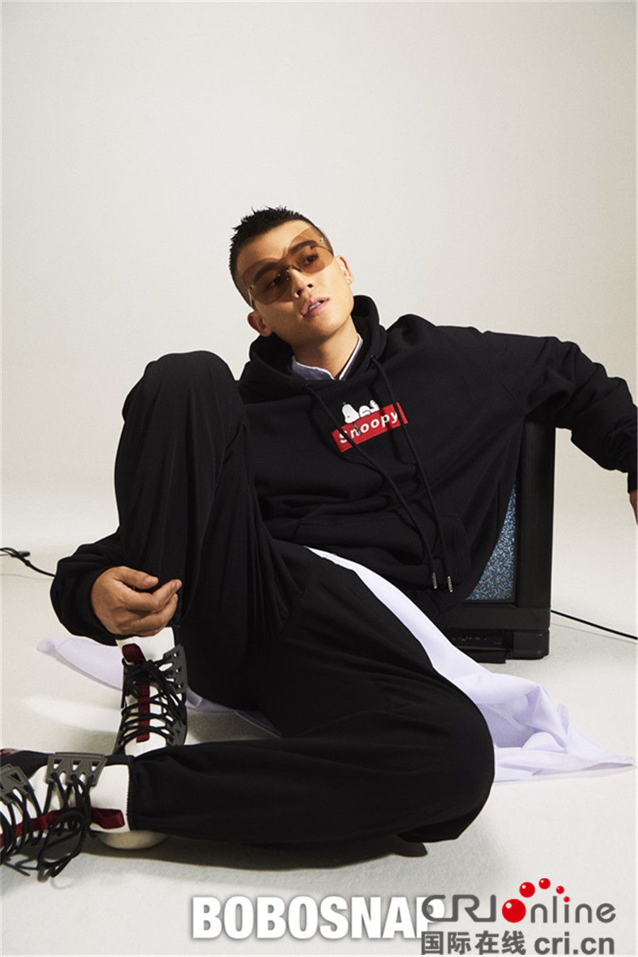 欧豪运动风时尚大片曝光 展现潮酷街头少年感(图)