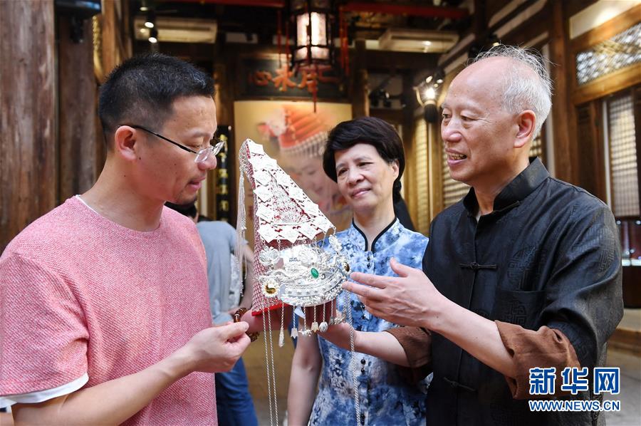 畬族银雕在福州精彩亮相