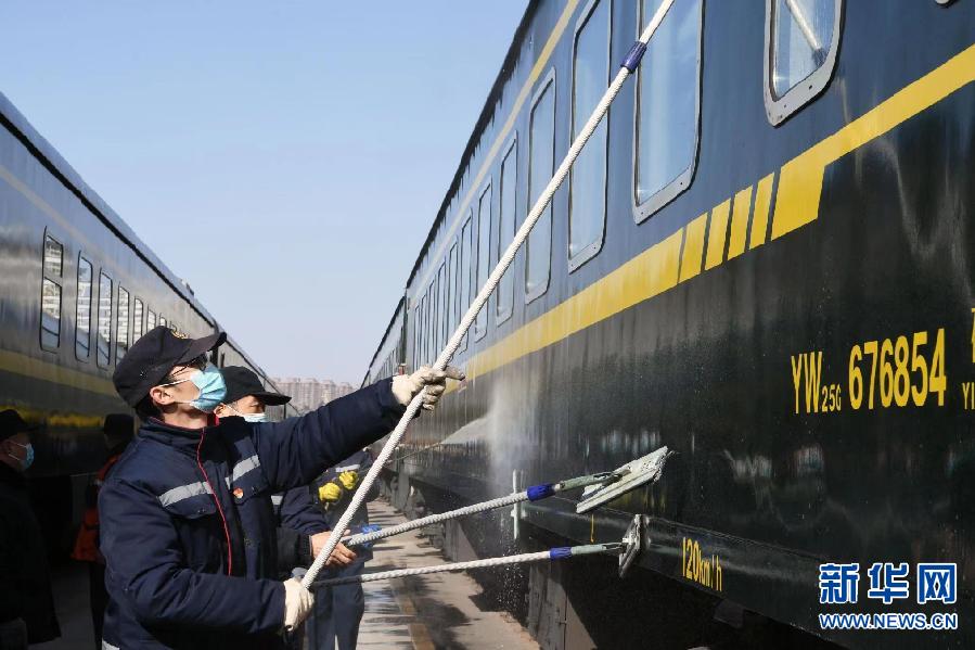 河南鄭州：列車“清肺師”