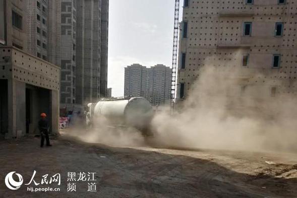 黑龍江省持續開展揚塵專項執法檢查 哈爾濱8處建築工地有揚塵污染