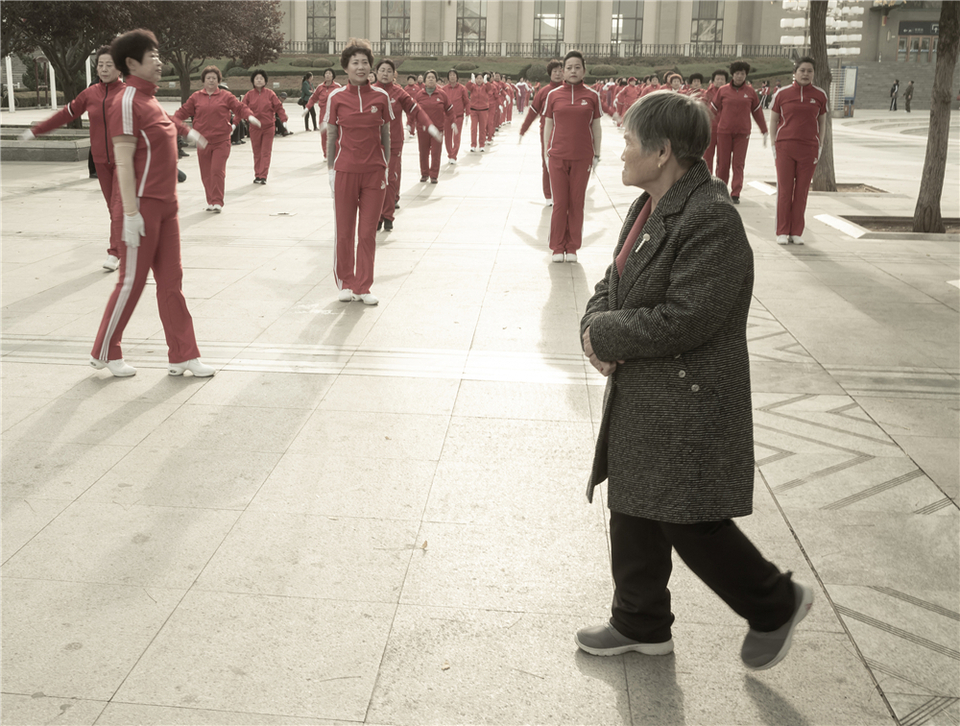 圖片默認標題_fororder_廣場 魏翔Wei Xiang.   on the square-2. 2019 Dalian