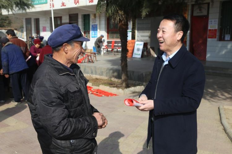 “牢记嘱托·感恩奋进” 宝鸡市陈仓区委宣传部组织开展脱贫攻坚回村回访活动