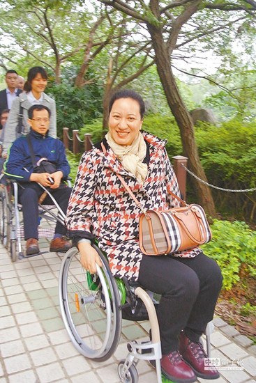 大陸身障人士臺北搭捷運(yùn)、逛公園稱贊無障礙設(shè)施