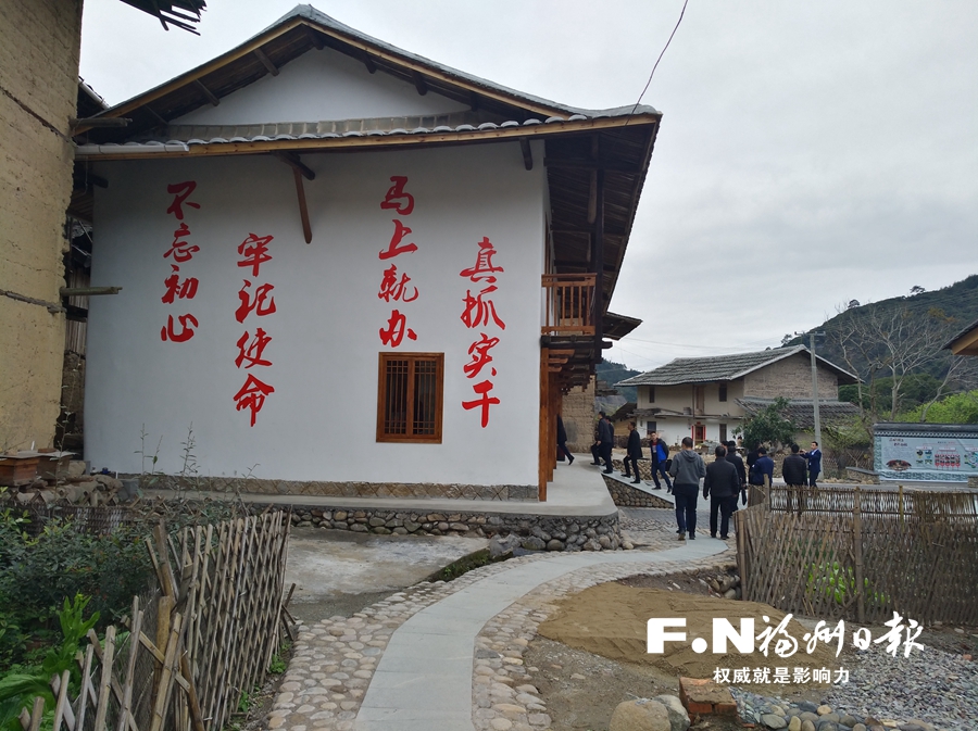 的过程中,永泰县梧桐镇白杜村大力建设青年旅社和画家写生采风场所,托