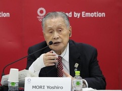 东京奥组委主席因歧视女性被要求辞职 安倍成继任者热门人选