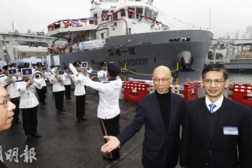 港府首次自造船只“净港一号”污泥船正式启航
