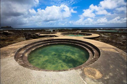 朝日温泉是全世界三大海底温泉之一，只有绿岛、意大利北方与日本九州有，是世界级的景观。