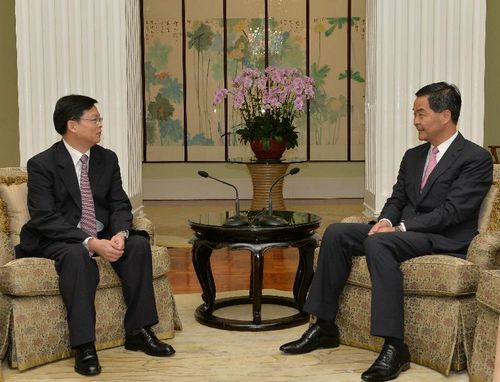 香港行政長官梁振英與國家航天局副局長會面