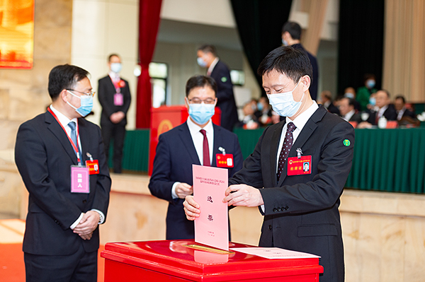 自贡市第十七届人民代表大会第六次会议闭幕_fororder_6无记名投票