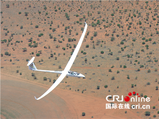 太阳是发动机，天空是高速路《虎口脱险》中的飞行神器并不是传说_fororder_C-8