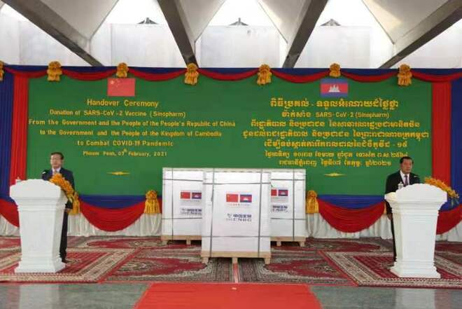 Vaksin COVID-19 Buatan China Tiba di Kemboja dan Laos_fororder_1511638989