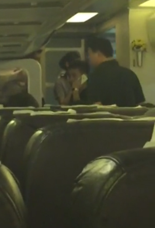 中国旅客大闹泰国航班 要求开舱门抽烟