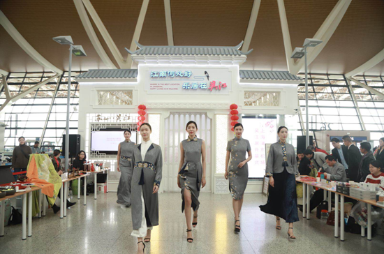 【上海】【文化】浦東國際機場吳江城市展開展  向世界講述“兩根絲”的故事