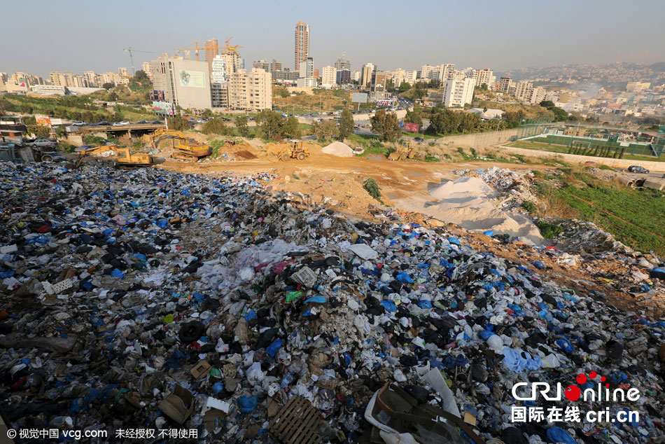 黎巴嫩首都垃圾高"築" 政府擬輸送出國