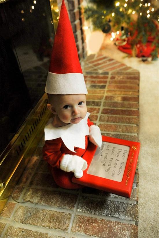 双语：爸比把儿子扮成圣诞小精灵萌一脸血