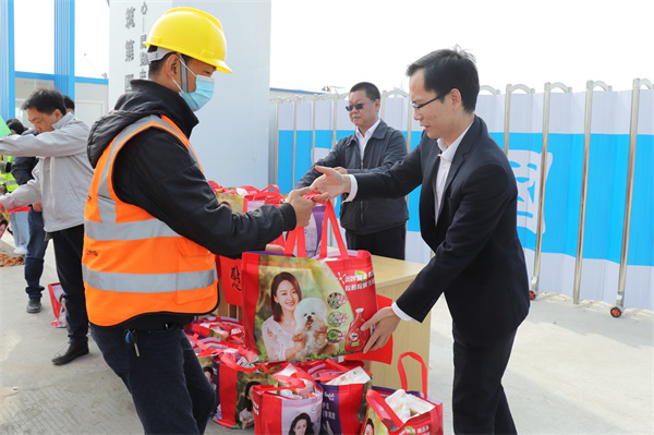 防疫施工两手抓 中建四局暖心举措鼓励工友留“厦”