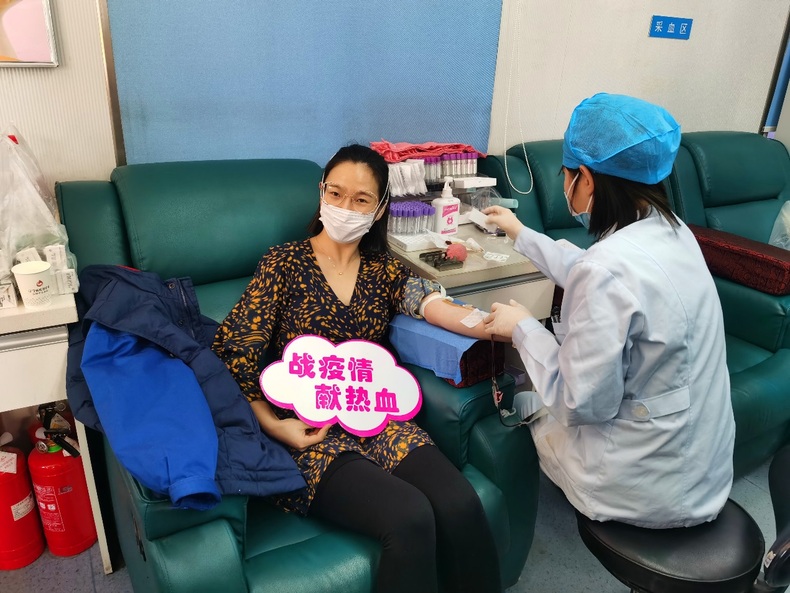 中石化沈阳志愿者集体义务献血5600毫升