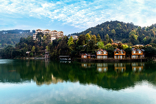 宜宾高县来复镇：“一心四通” 谱写基层党建新篇章_fororder_大雁岭优美的湖光山色