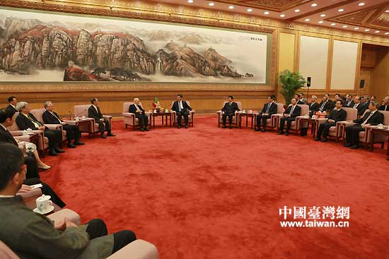 习近平在北京会见台湾和平统一团体联合参访团