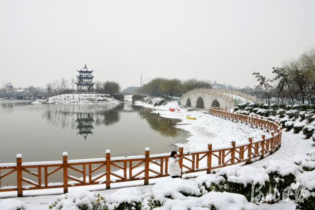 河北邯鄲：喜降春雪