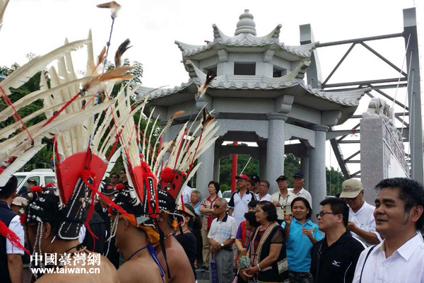 台湾妈祖联谊会和火山桥当地民众为张志军举行隆重欢迎仪式