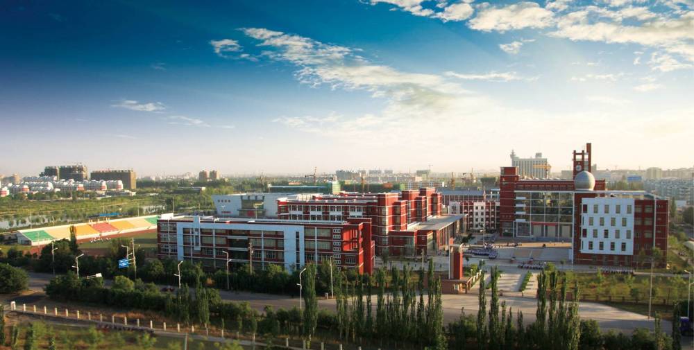 宁夏六盘山高级中学,正是改变马世龙命运的学校.