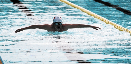 （转载）成都冬泳爱好者畅游迎大运