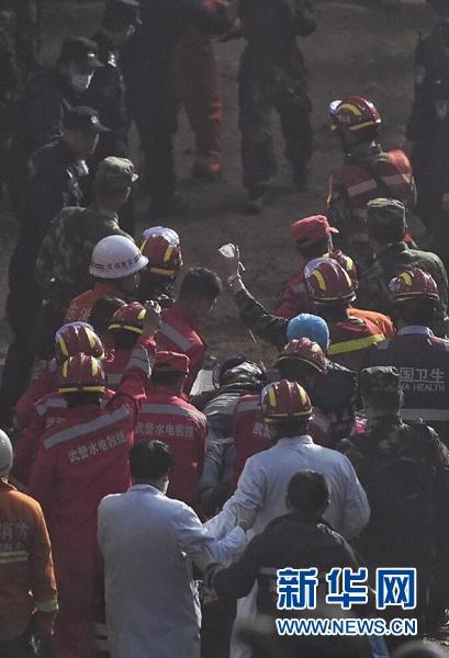 深圳滑坡首位幸存者搜救全记录：问地震还是海啸了