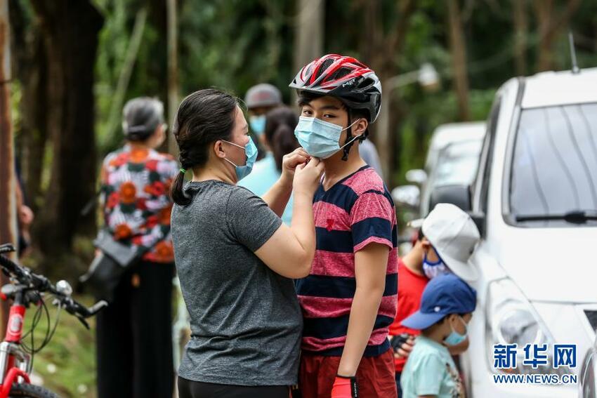 Filipina Longgarkan Pembatasan Pencegahan Pandemi_fororder_flb5