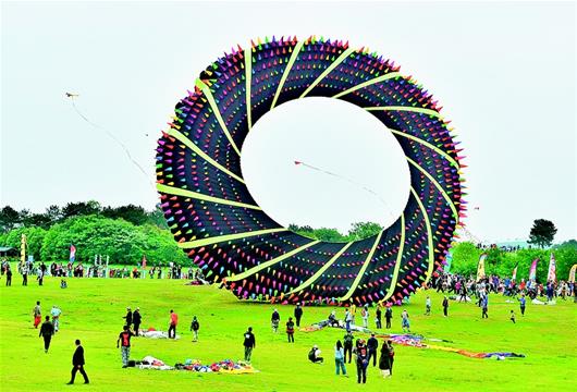 木蘭草原舉辦風箏邀請賽